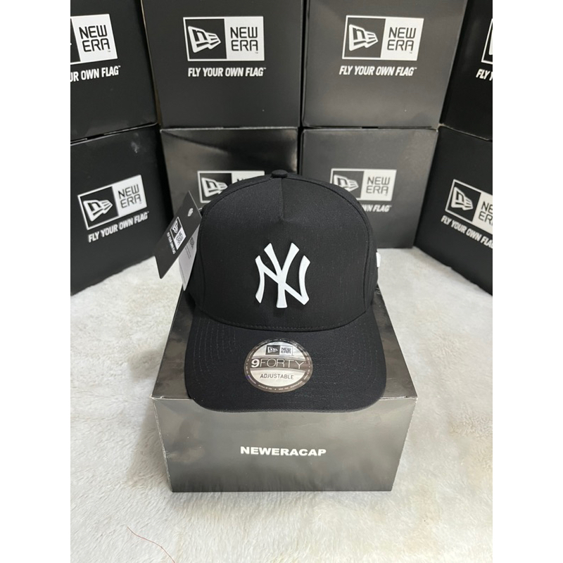 Topi NY putih plat besi /hitam premium