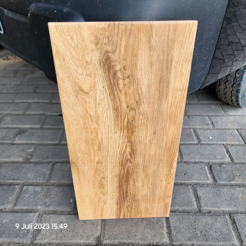 KERAMIK DINDING KIA KAYU NORWAY BEIGE HD 30X60 KW1