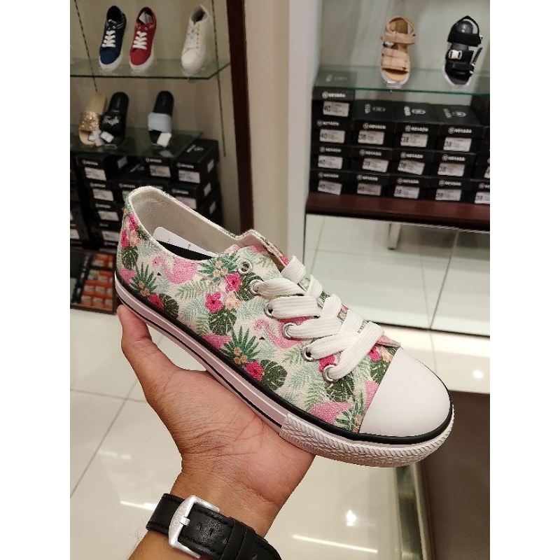 Sepatu Sneakers Nevada wanita