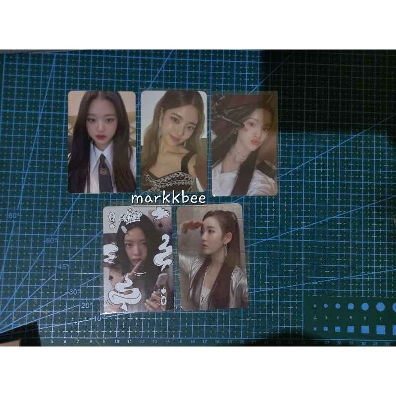 wonyoung wony tie dasi one reeler act photocard pc
