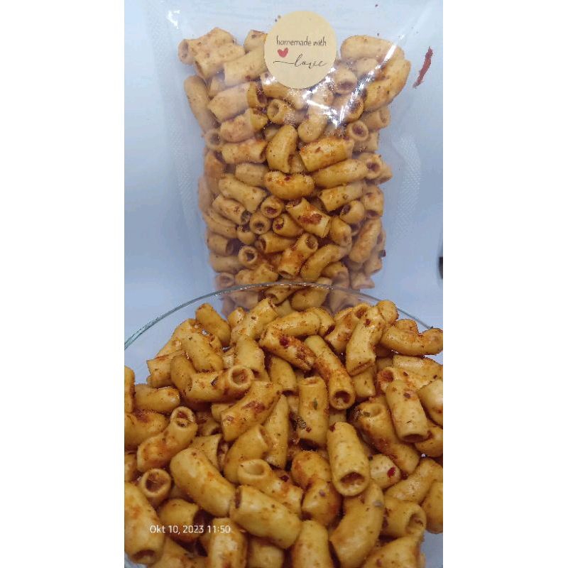

Makaroni bantet | makaroni cikruh bumbu seblak pedas daun jeruk 500 gram