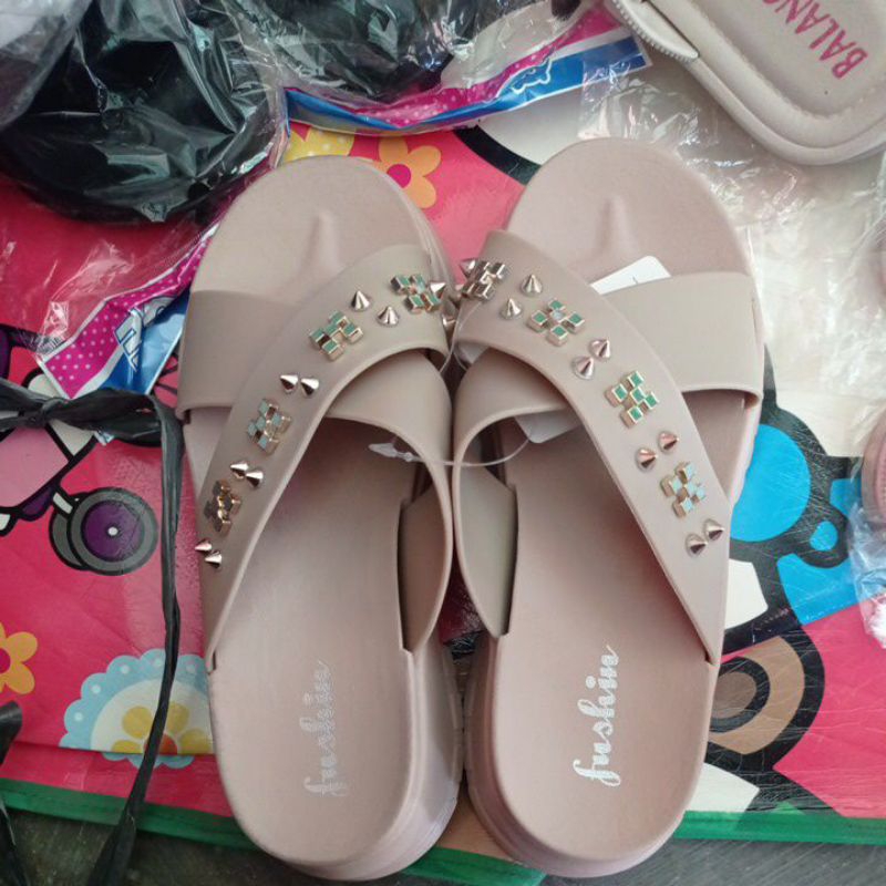 sandal karet balance