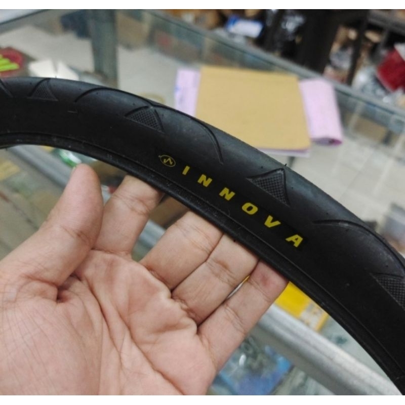 ban luar 20x 1 3/8 451 Innova hitam halus 37-451