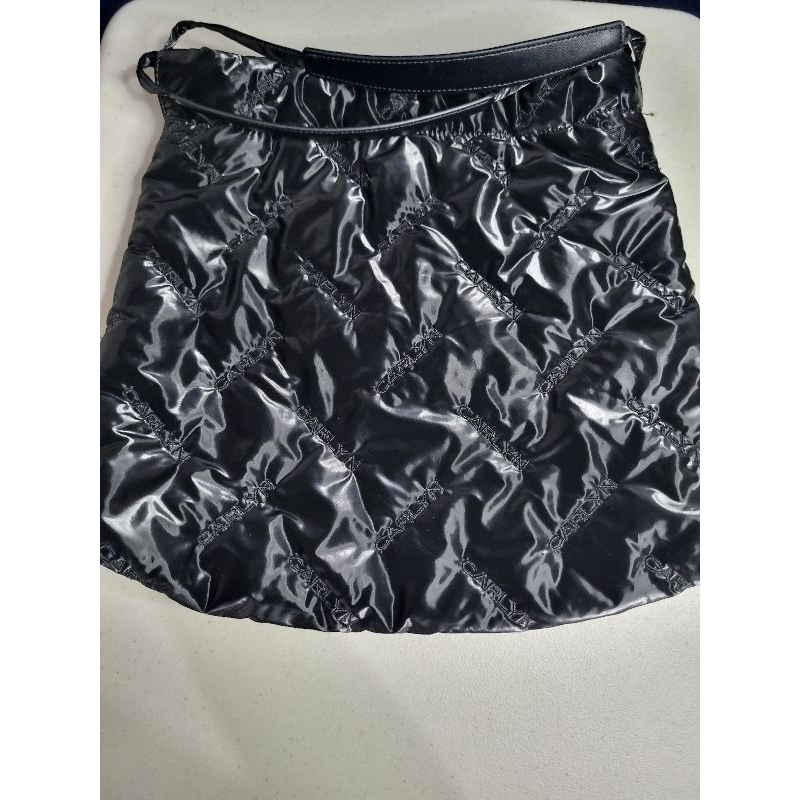 Carlyn Twee Space Black Bag