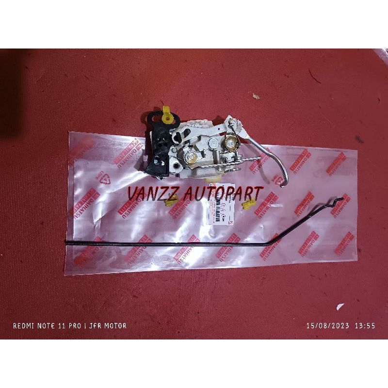 door lock kunci pintu depan kanan Daihatsu granmax 69010-BZ050