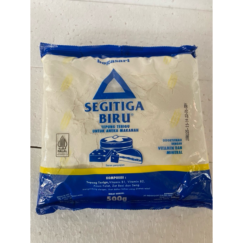 

TEPUNG TERIGU SEGITIGA BIRU BOGASARI 500gr