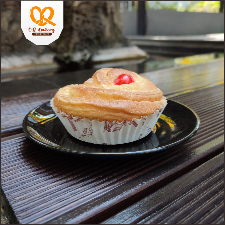 

ROTI MANI ENAK LEMBUT NIKMAT, RED CHERY CUP