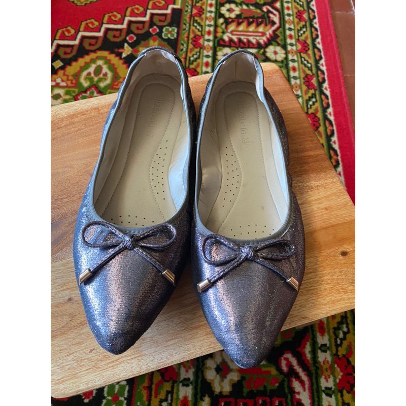 Preloved Flat Shoes Elizabeth