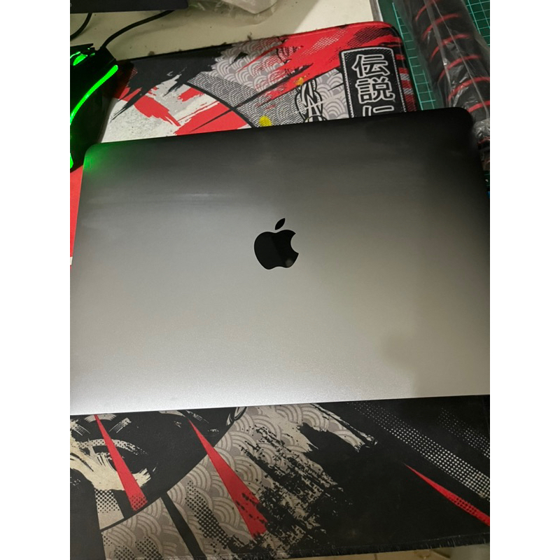 Macbook Air 13”, M1 Chip 256 GB  Grey (second)