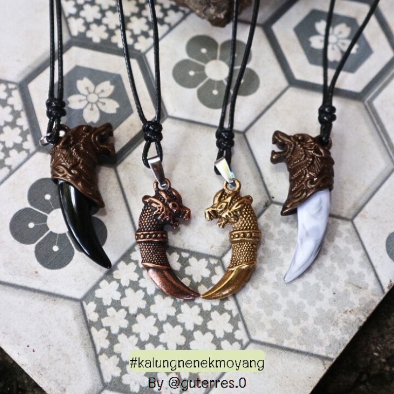 Kalung tali etnik taring kepala singa anti karat