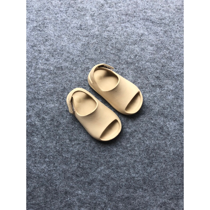 sandal anak lc waikiki