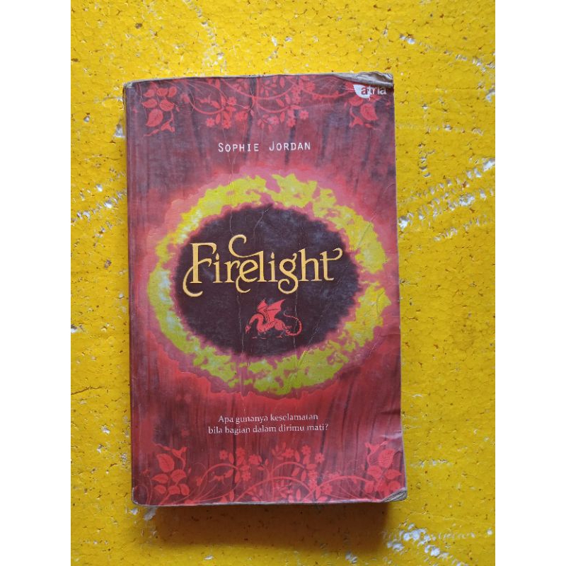 [Atria] Buku Novel : Firelight - Sophie Jordan - Bekas - Original