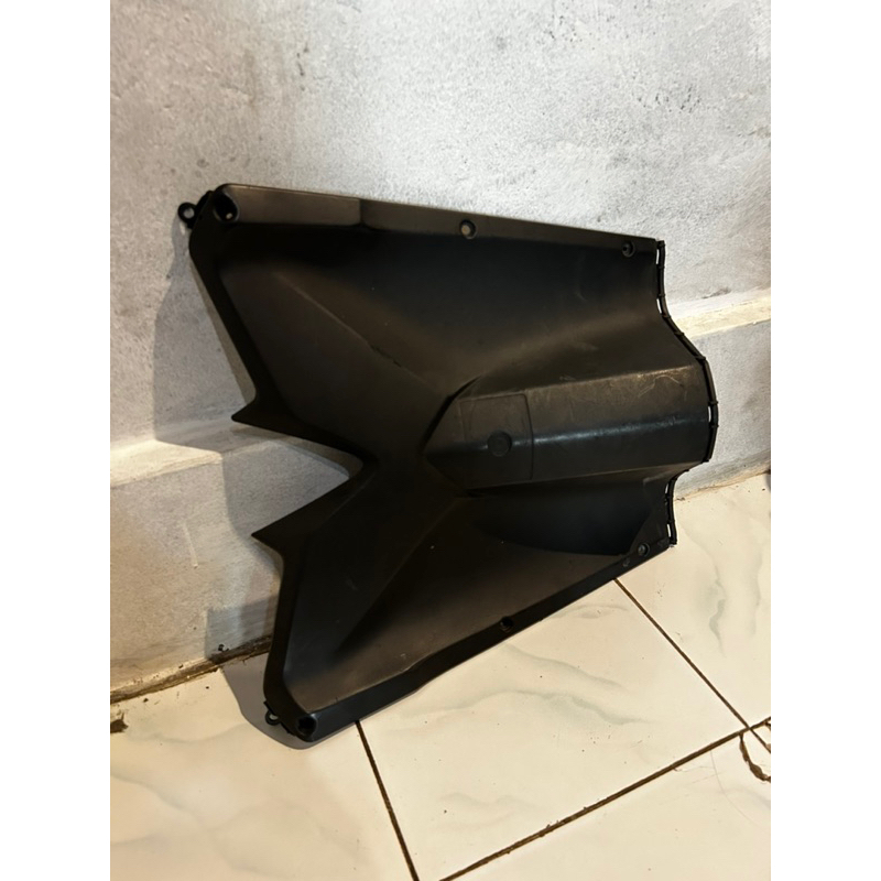cover lesgil kunci bagian bawah vario 125 kzr box laci vario dasbor vario bawah sesuai pic ori lepas