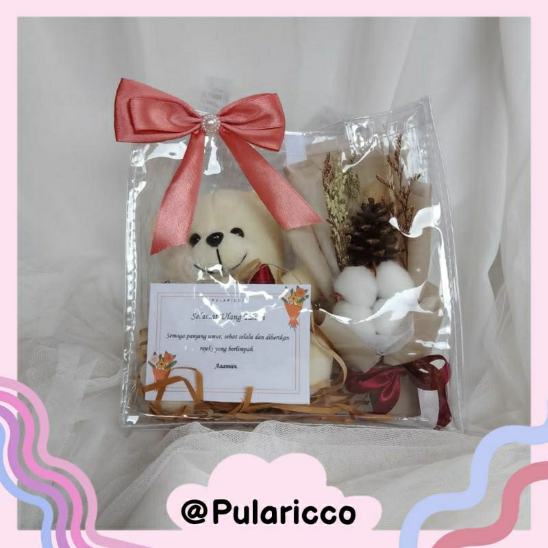 

Gift Bag Dry Flower dan Boneka Hampers Bucket Boneka Hadiah Wisuda Kado Ulang Tahun