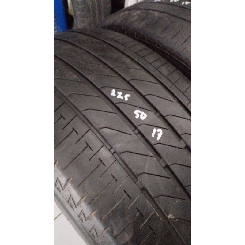 Ban mobil 225/50 R17 bekas