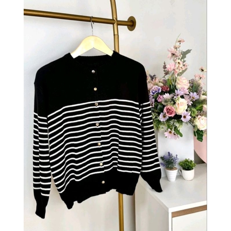 Cardigan Knit by BEEANCA