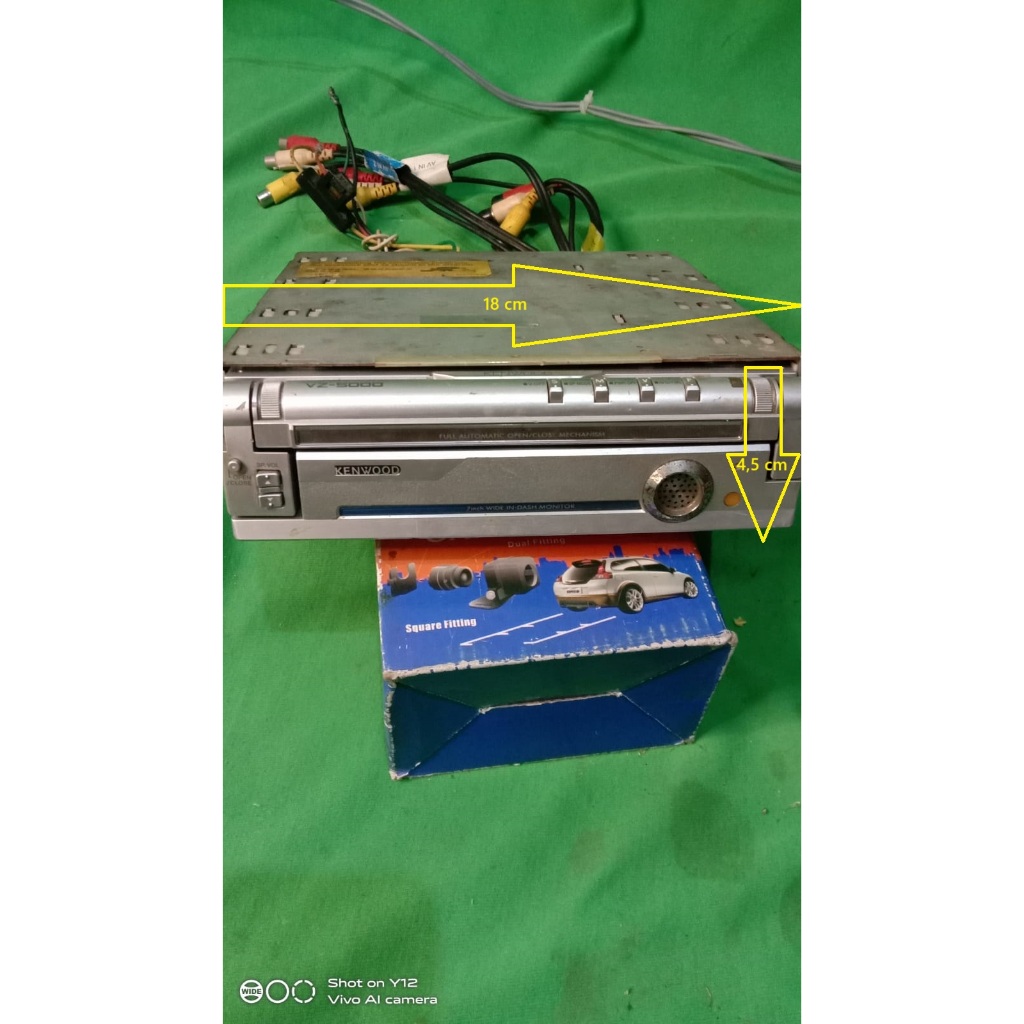 MONITOR TV MOBIL BEKAS.MERK KENWOOD INDASH VZ-5000.GRATIS SOKET.