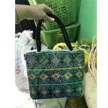 Tas manik motif dayak Kalimantan