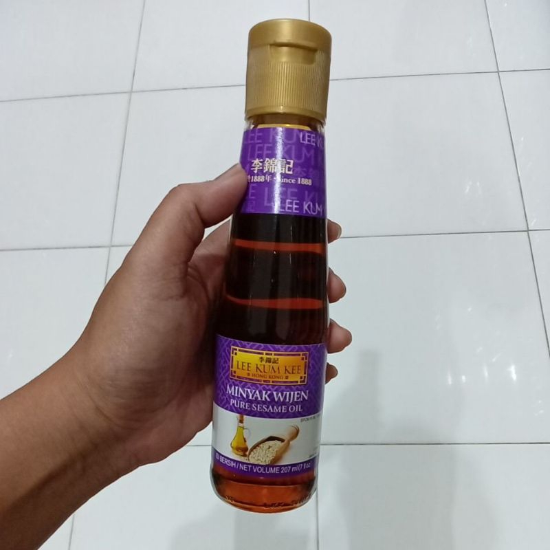 

Mahbubah - Lee Kum Kee 207 ml Minyak Wijen Botol