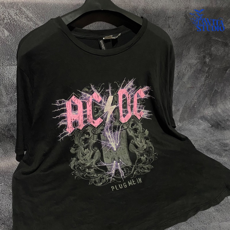 Kaos T-Shirt ACDC Plug Me In Second