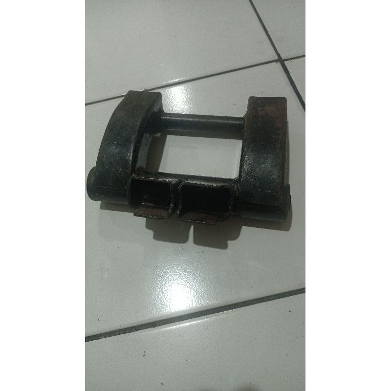 dudukan mesin suzuki spin 125