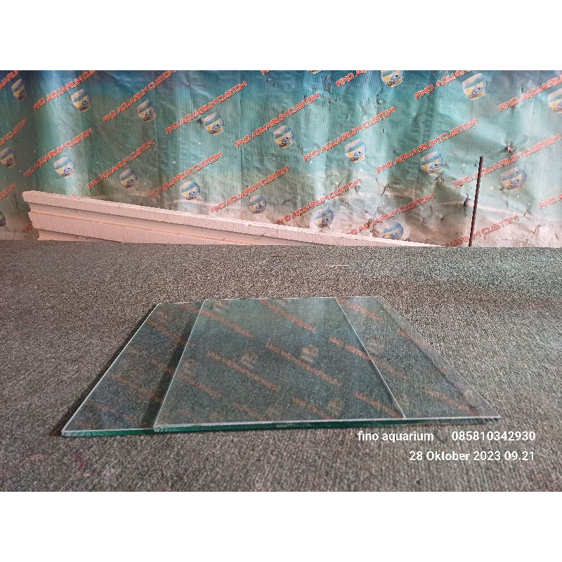 kaca sekatan aquarium 30x35