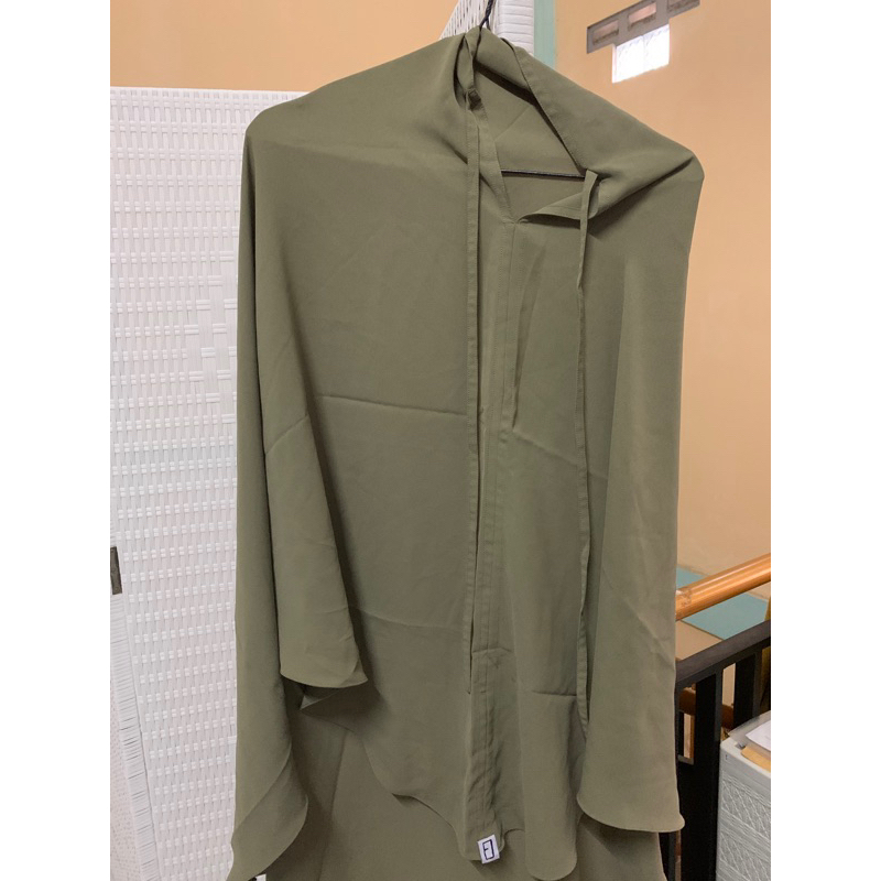 Preloved bergo elmadina abaya