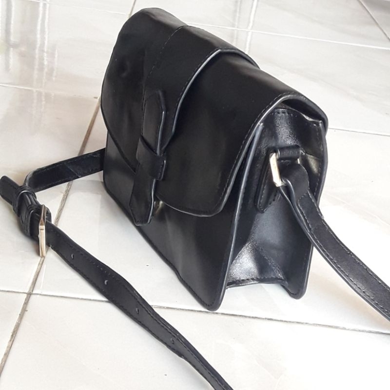 Tas Sling Hitam Original Della Stella Kulas (Kulit Asli)