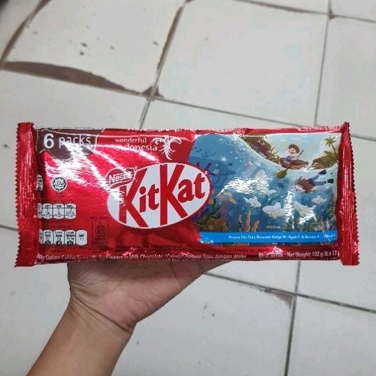 

Kitkat nestle coklat biskuit wafer IMPORT 102gr ( 1 pack isi 6 pcs )