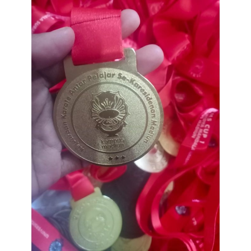 medali custom medali logam kuningan +pita printing
