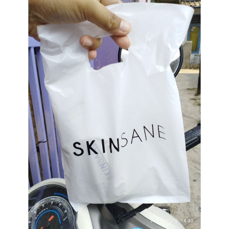 

TERMURAH PLASTIK SKINSANE SIZE 20X30CM WARNA PUTIH HARGA PERLEMBAR