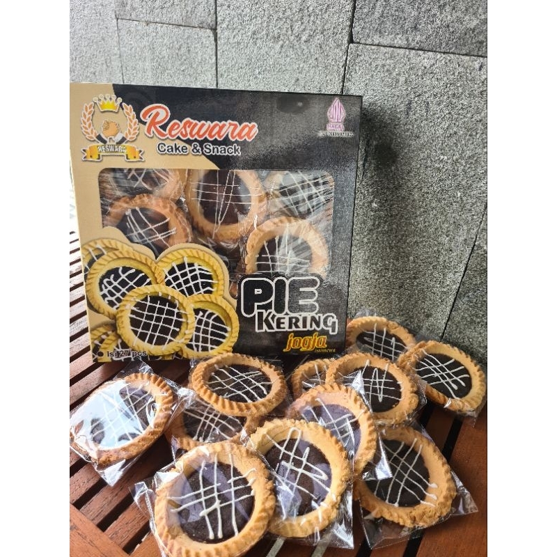 

Kue Pie Coklat Reswara Isi 27pcs/ Kue Pie Kering Manis/ Oleh Oleh Khas Jogja