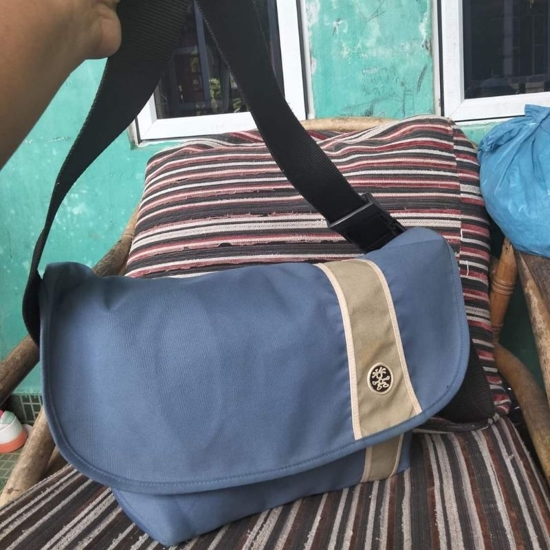 Crumpler the western Lawn limited edition Sling bag