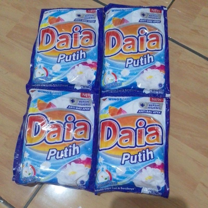 Daia putih detergen  sachet 1 renceng isi 6 25 g