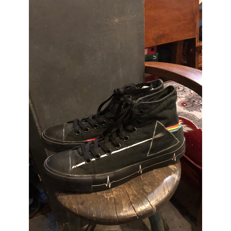converse pink floyd