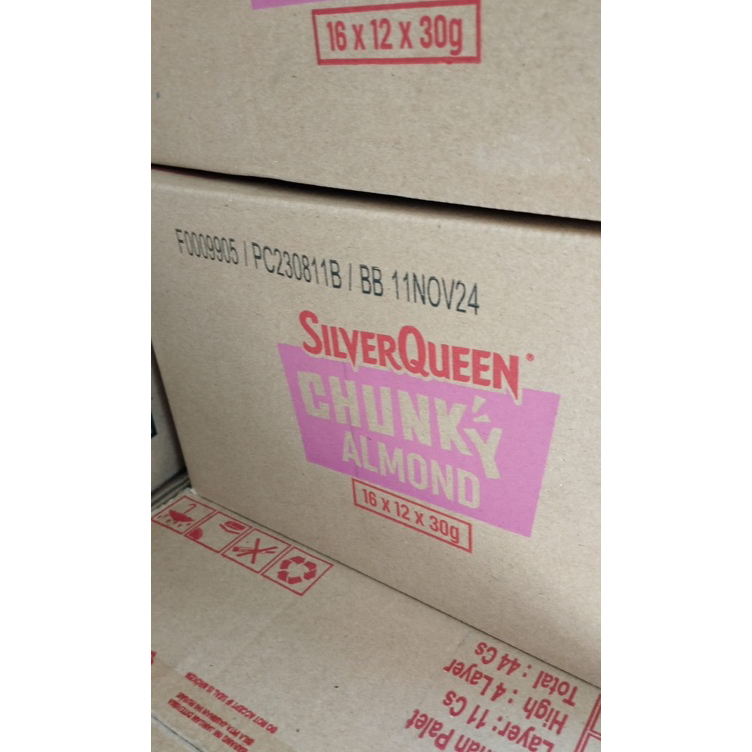 

Harga Murah SilverQueen Chunky Bar almond 12x 30gr Baru