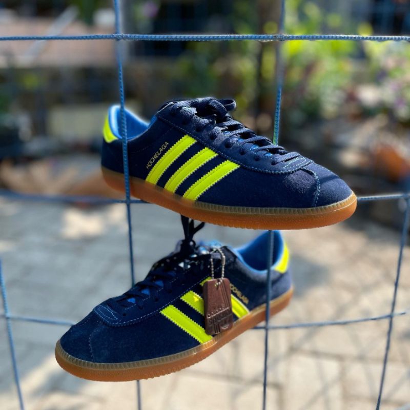 -Adidas hochelaga size 42