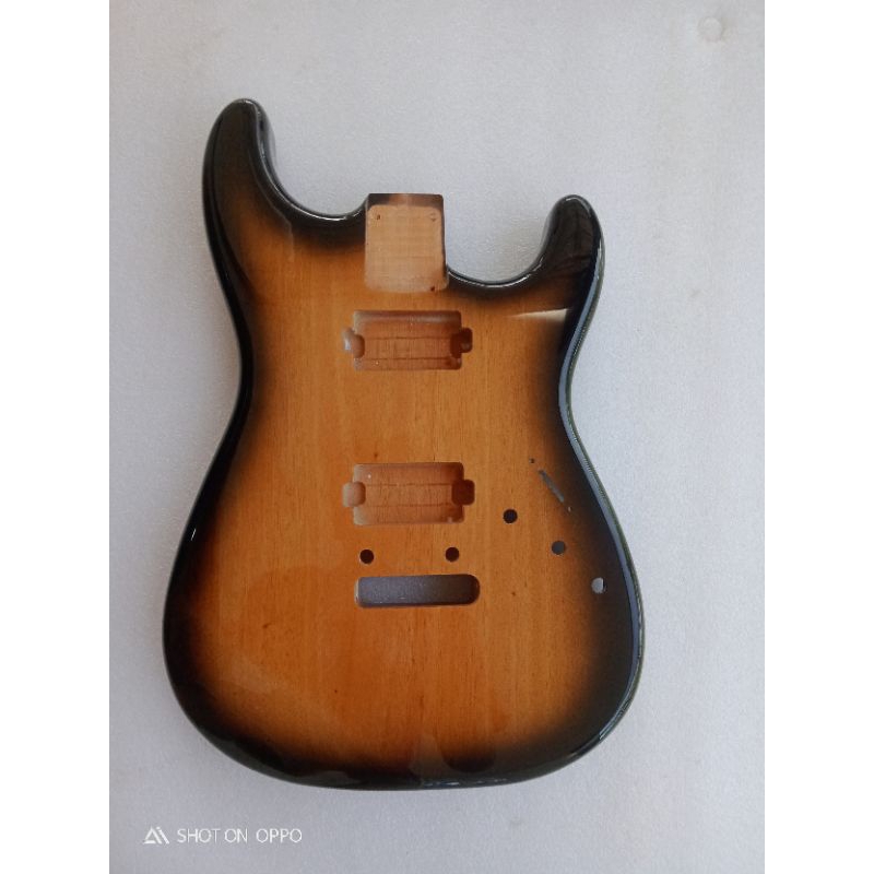 body gitar stratocaster mahony