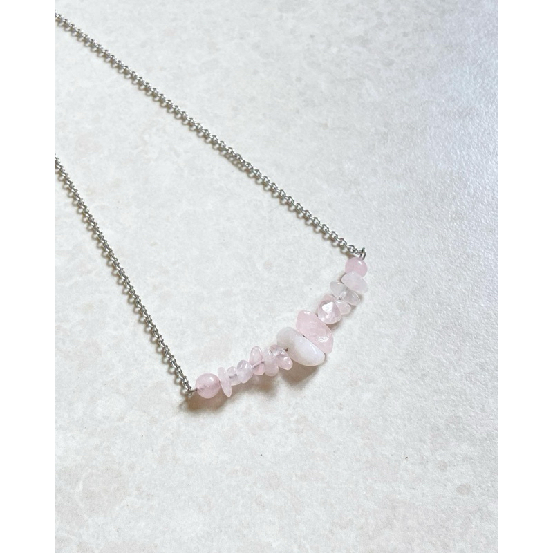 Louwee Necklace| Kalung crystal rose quartz elegant unik simple