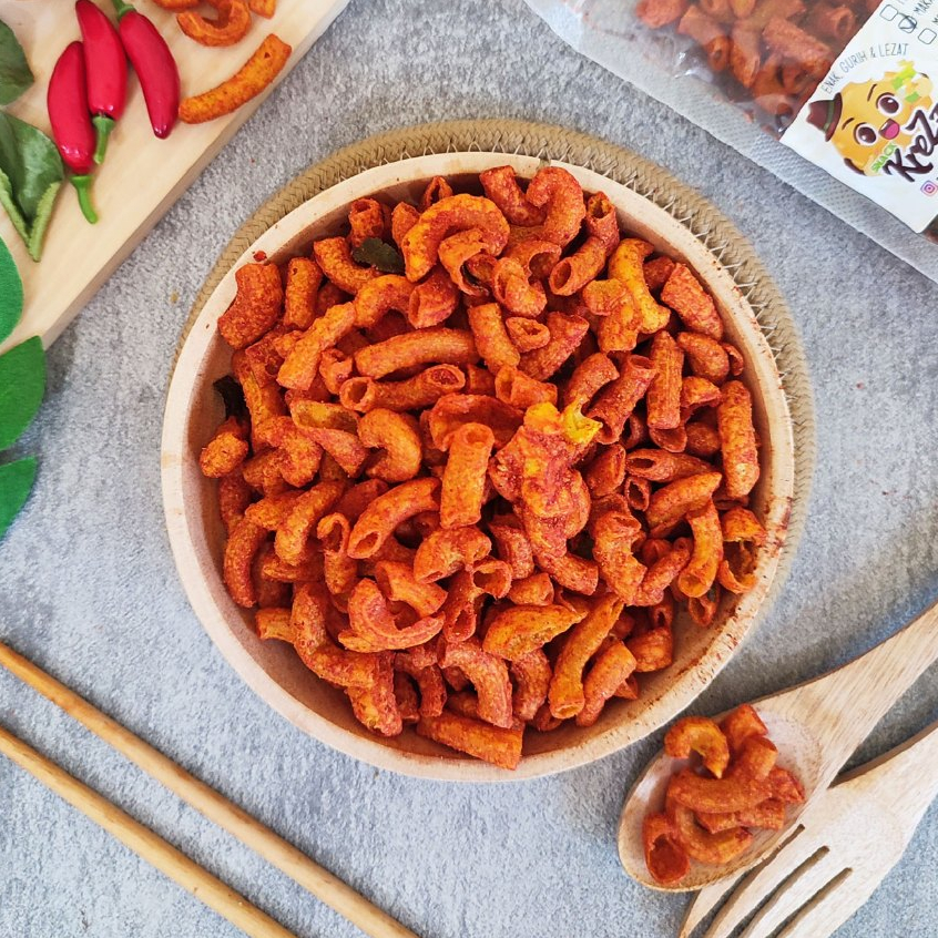 

Makaroni Spiral Pedas / Makaroni Pipa Pedas / Makaroni Asin / Makaroni Bantet Asin /Aneka Camilan Snack Krezz