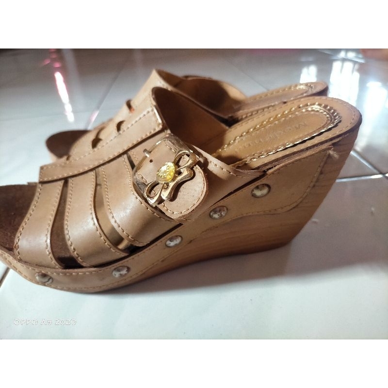 Preloved Wedges
