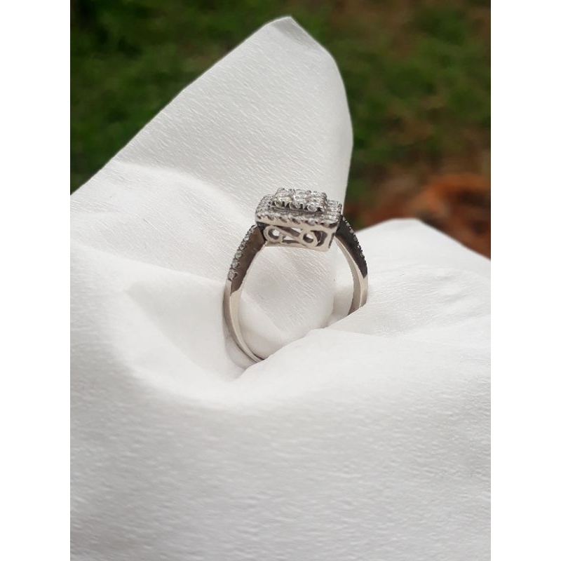 cincin emas putih full berlian putih