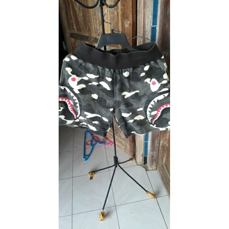 celana camo BAPE shark GLOW IN THE DARK mantan