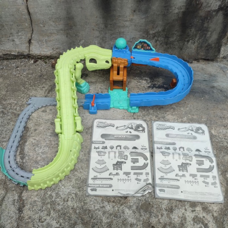 Set Track Kereta Thomas & Friends Adventures Dino Blast Dino-Blast Ori