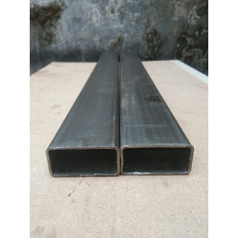 Pipa Besi Kotak / Hollow 40 mm x 20 mm Panjang 44,5 Cm