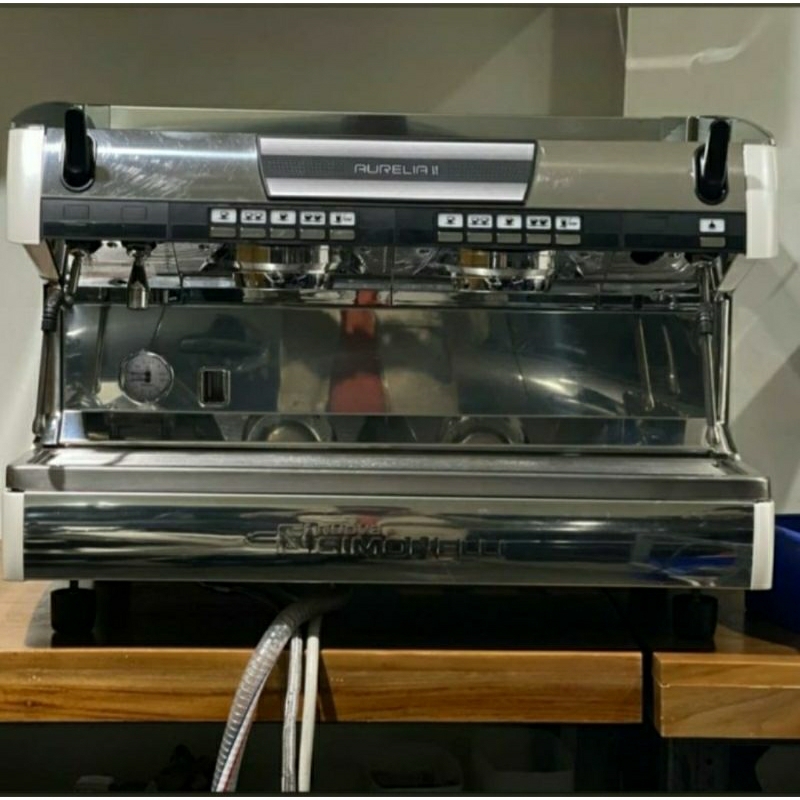 Nuova Simonelli Aurelia 2v - Mesin Kopi Bekas