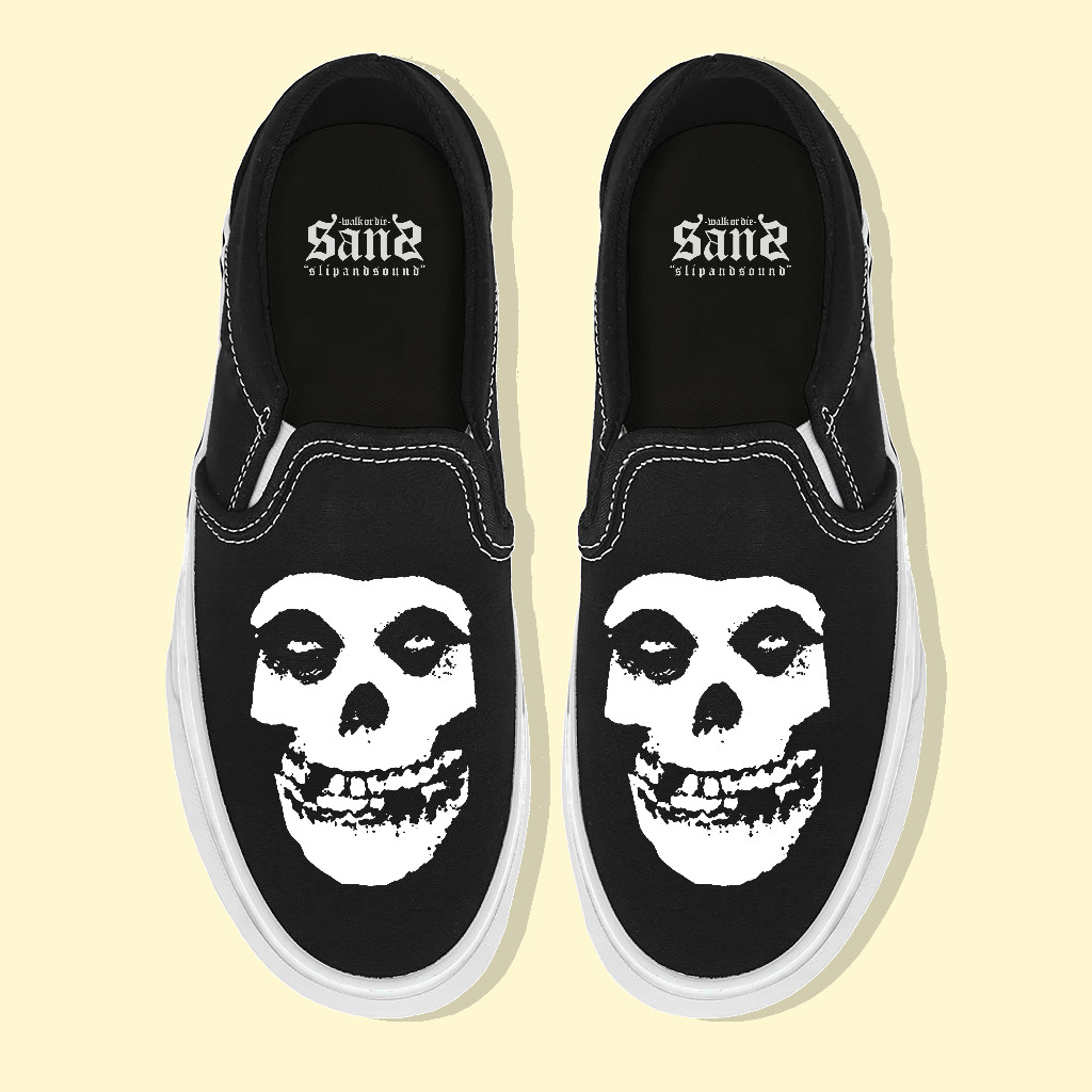 Sepatu slip on Misfits tengkorak | sepatu music | sepatu band | sneakers |
