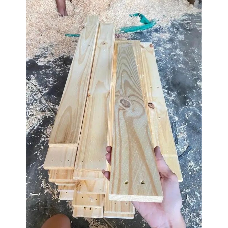 kayu papan bekas palet murah kualitas bagus(60.000 dapat 10 biji)