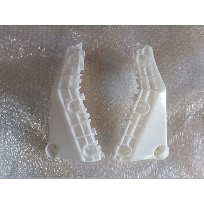 bracket bumper depan xpander