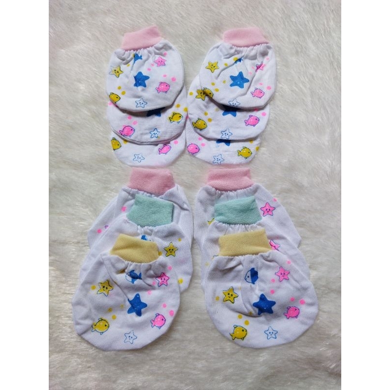 Sarung tangan dan sarung kaki/ kaos kaki dan kaos tangan bayi/ perlengkapan bayi baru lahir/set kaos